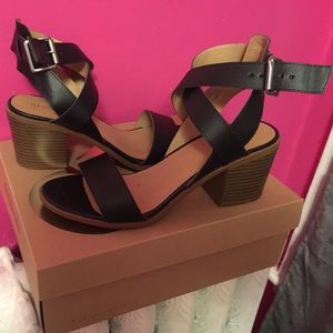 Medium heels sandal